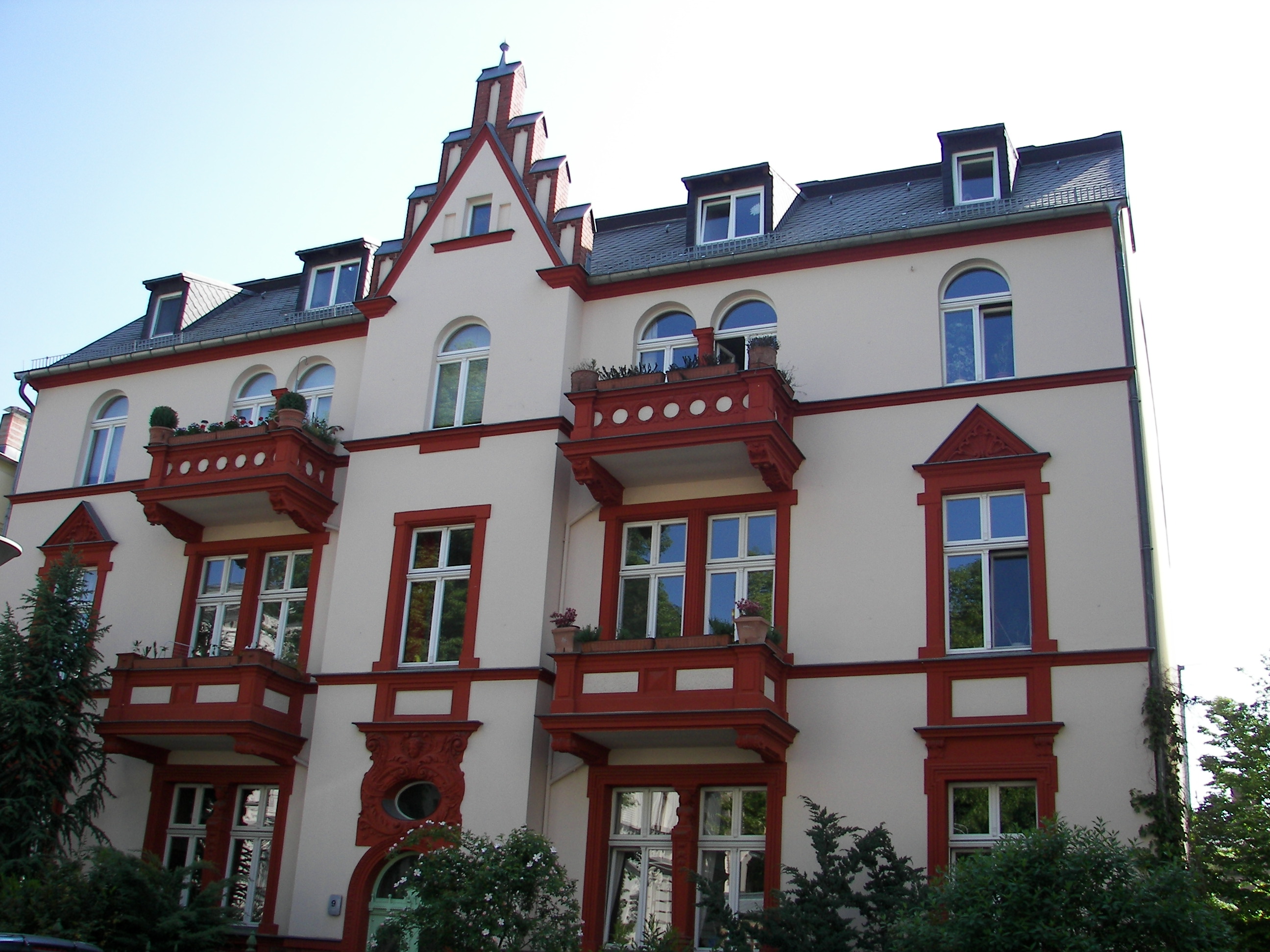 Mehrfamilienhaus